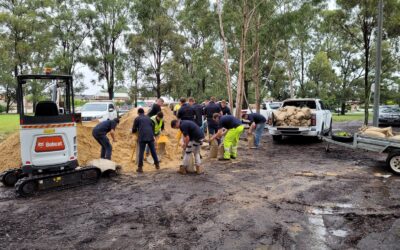 WESTERN SYDNEY LOCALS INVITED TO GRAB SANDBAGS IN FLOOD BATTLE